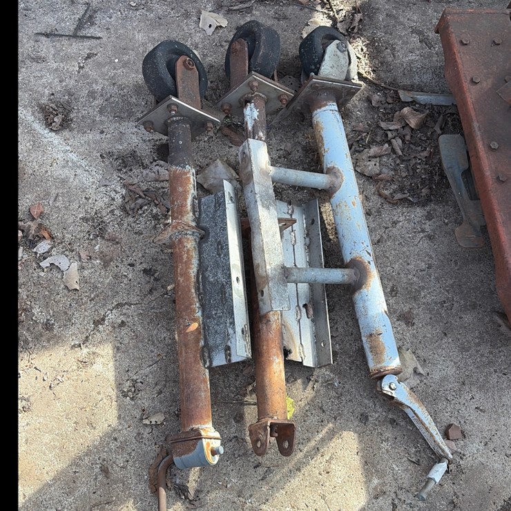 #64 • Group of three jackstand with wheels