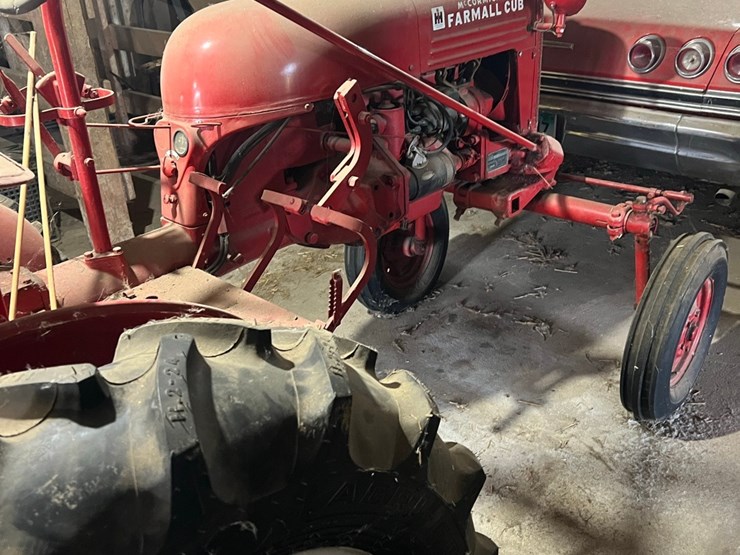 lot-17.-ihc-cub-collector-tractor,-serial-#fcb-14068,-new-tires,-been-in-the-shed-image-3