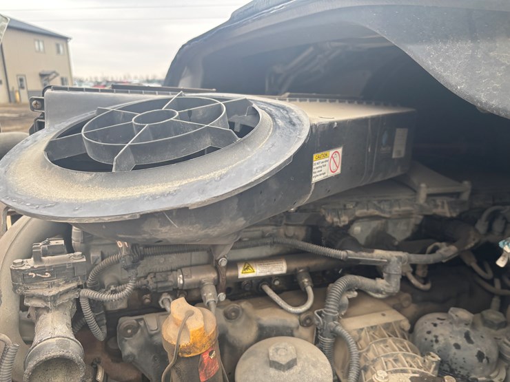 2016-freightliner-cascadia-113-image-24