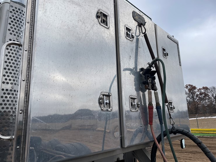 2019-kenworth-t880-image-35