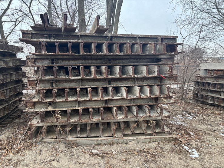 #2264-•-approx.-8"-concrete-forms-image-1