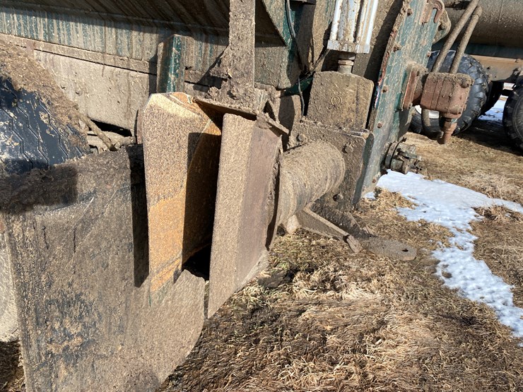 #425-•-mack-elite-cl-713-manure-truck-(has-wi-title)-(colfax,-wi)-image-24