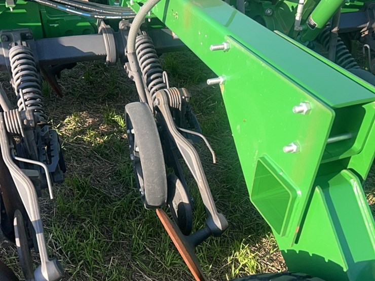 2018-john-deere-1910-image-114