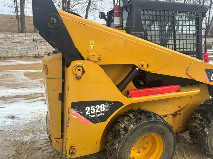 2009-caterpillar-252b2-image-12