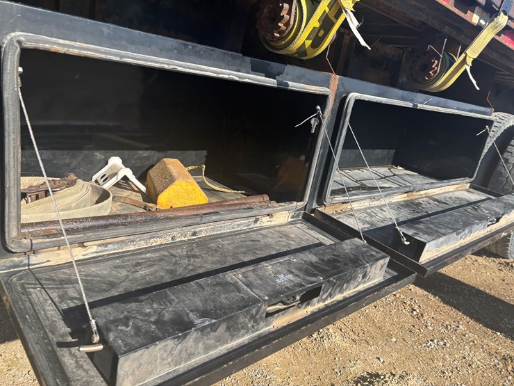 2005-sterling-lt8500-image-48