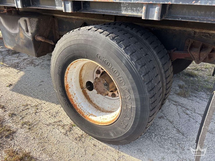 2003-international-durastar-4300-image-61