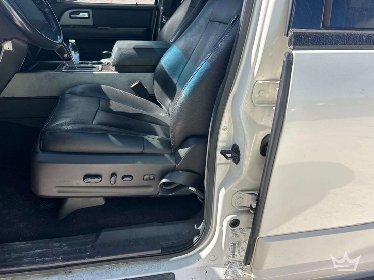 2008-ford-expedition-image-11