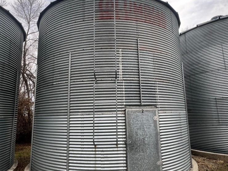 lot-24.-3,250-bu.-columbian-grain-bin-to-be-moved-(bin-2)-image-3