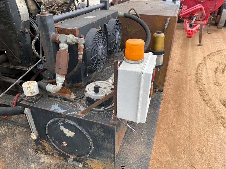 #400-•-1988-freightliner-boom-pump-truck-(has-wi-title)-(arpin,-wi)-image-56