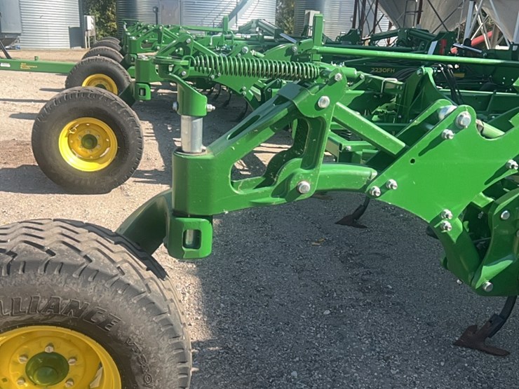 2024-john-deere-52-image-125