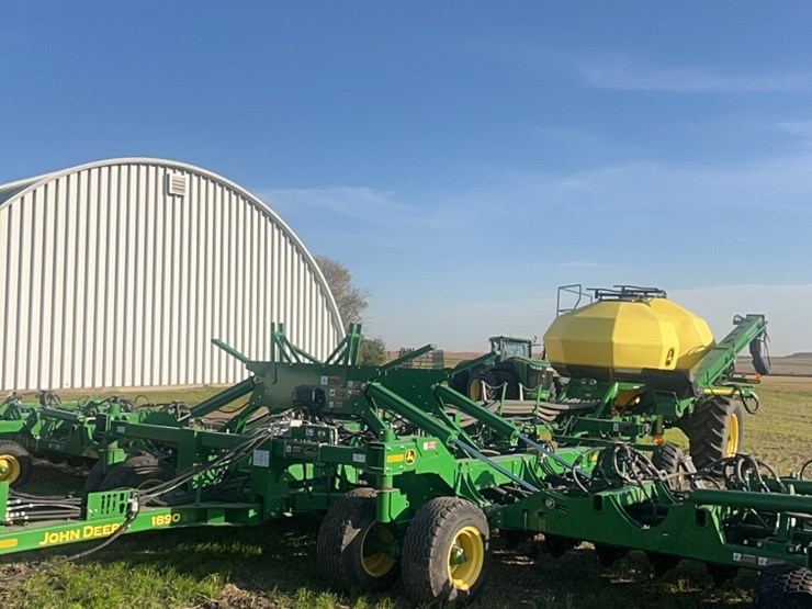 2018-john-deere-1910-image-44