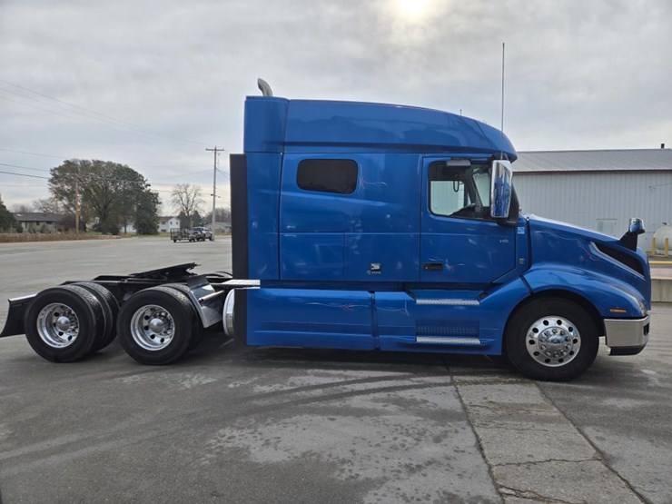 2022-volvo-10-image-6