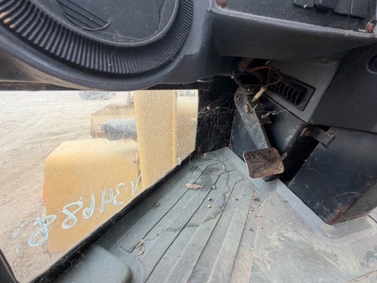 caterpillar-914g-image-67