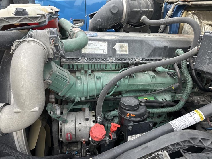 2018-volvo-10-image-28