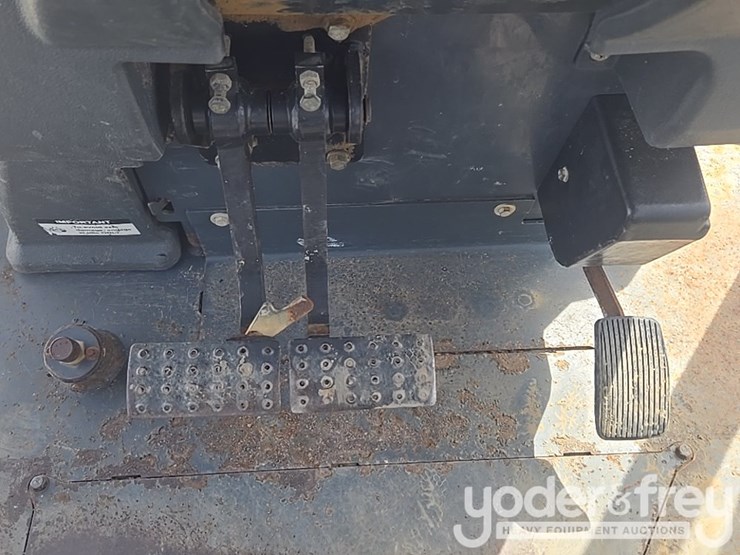 2014-deere-310k-ep-image-75