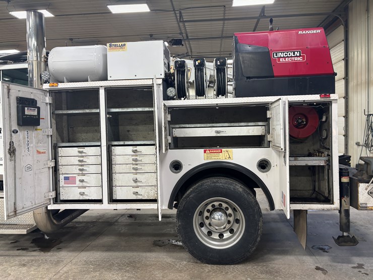 1987-peterbilt-379-image-15