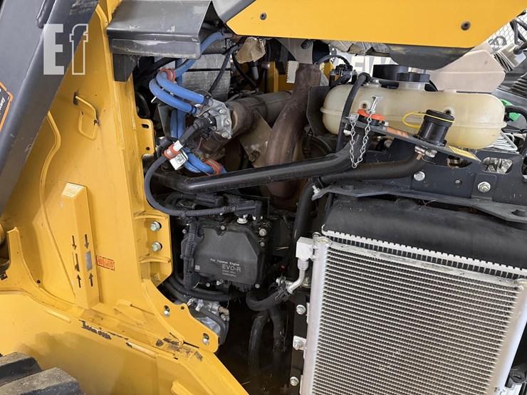 2024-deere-330g-image-24