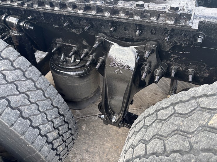 2018-freightliner-cascadia-126-image-55