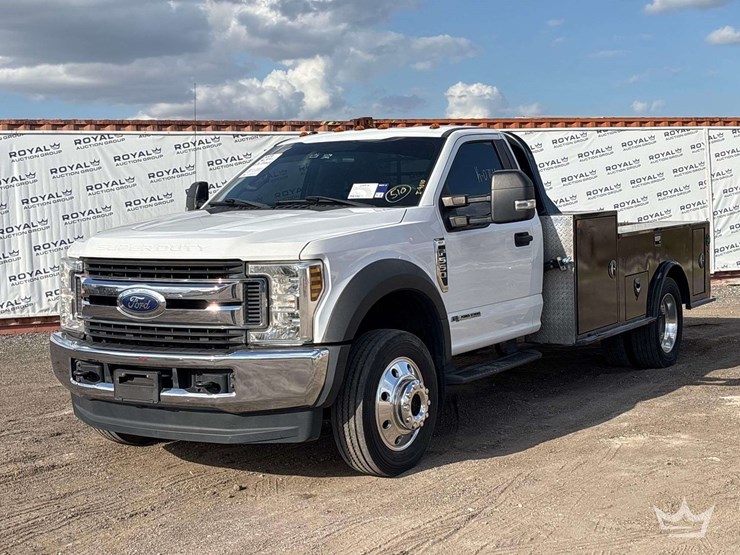 2019-ford-f550-image-1