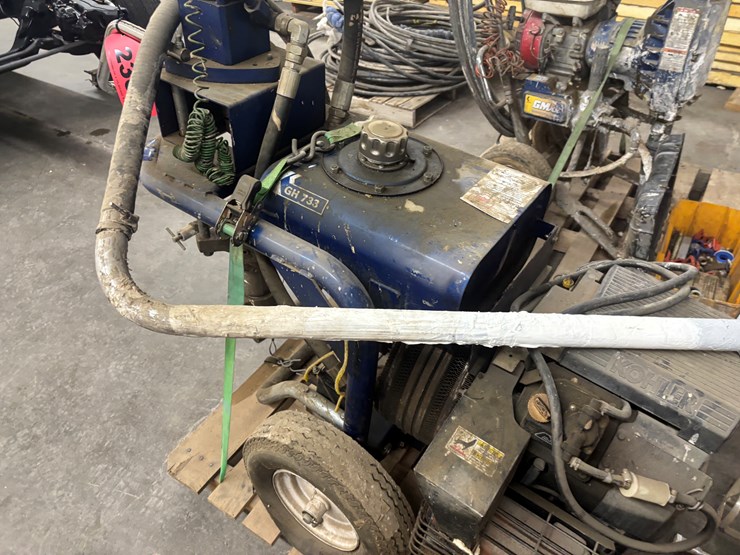 #2309-•-graco-gh-733-roof-coating-sprayer-image-15