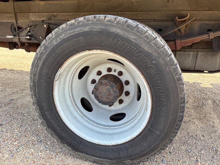 2008-ford-f550-image-11