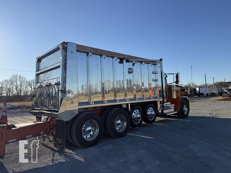 2021-peterbilt-389-image-5