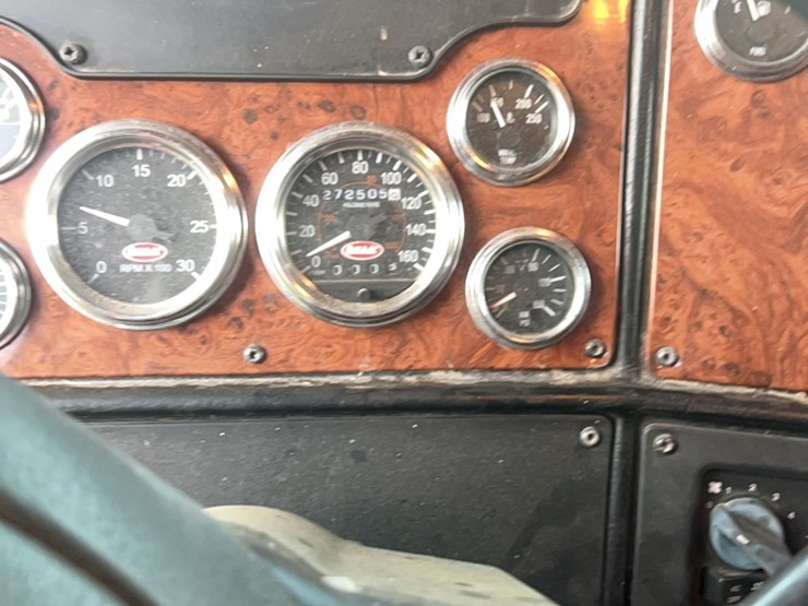 2003-peterbilt-379-image-51