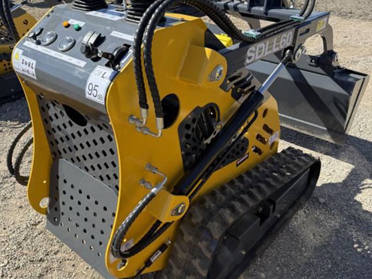 #129-•-mini-skid-steer-loader---sdll60-image-5