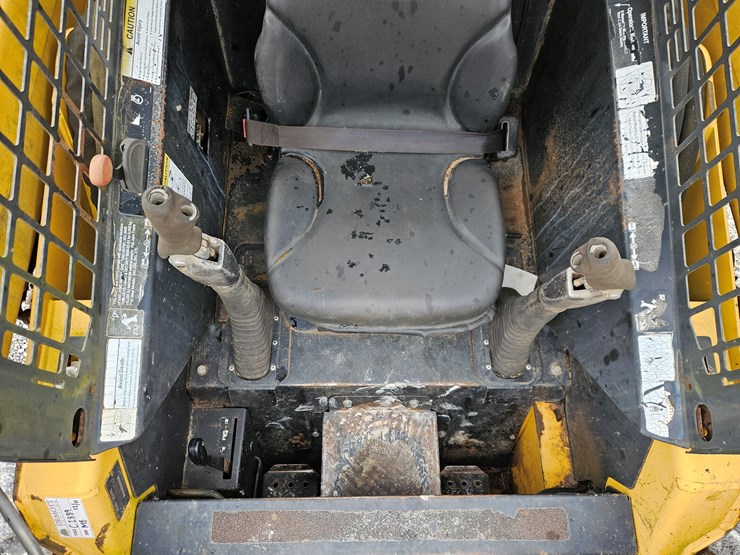 1999-john-deere-250-image-9