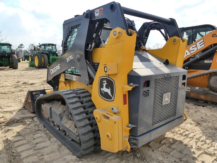 2023-deere-317g-image-3