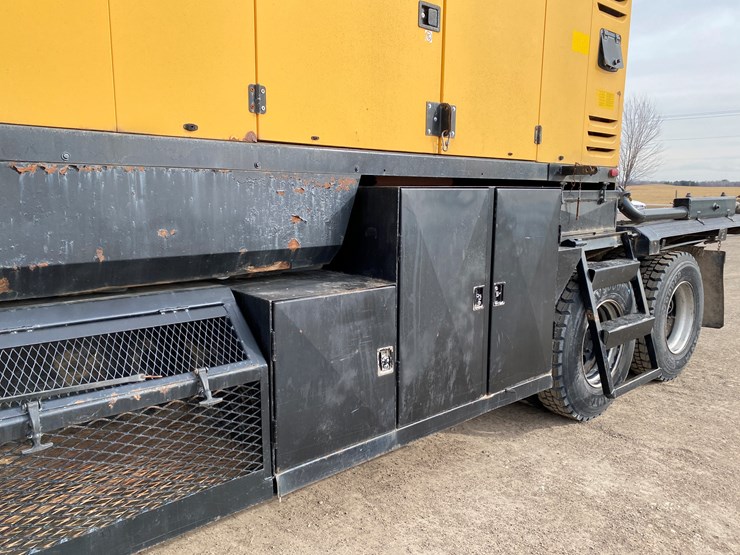 1999-mack-rd690s-image-26