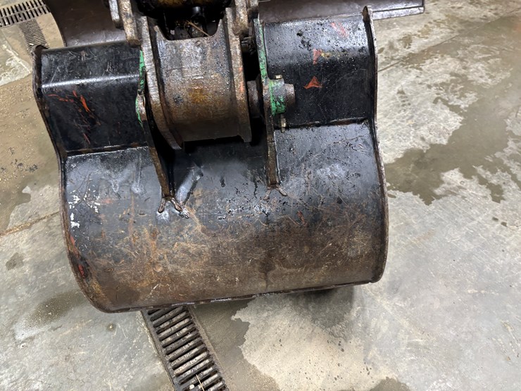 caterpillar-305-image-42