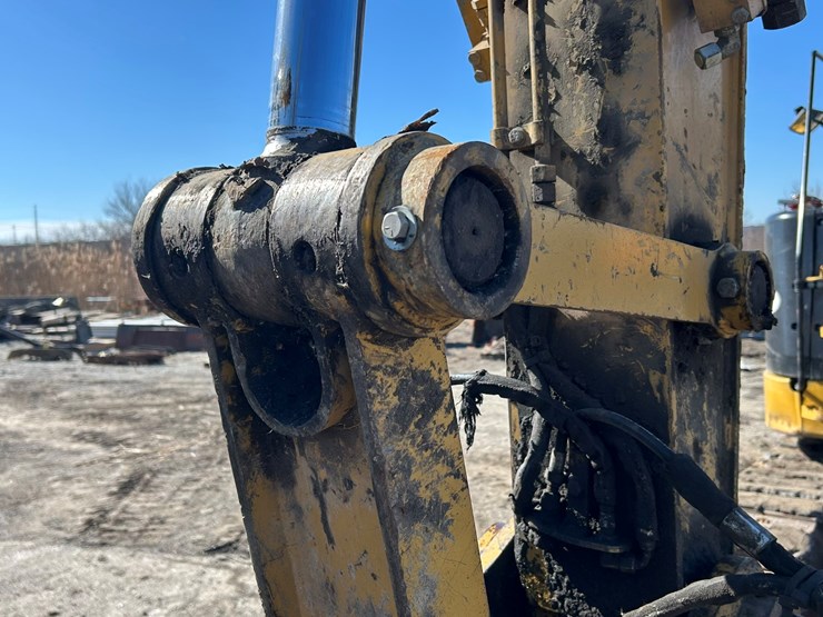 caterpillar-c4.4-image-18