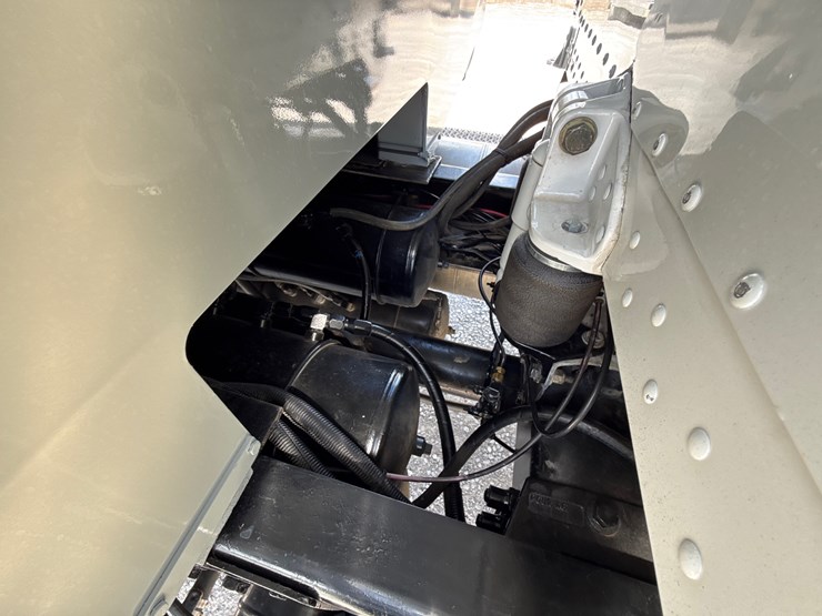 2008-peterbilt-367-image-18