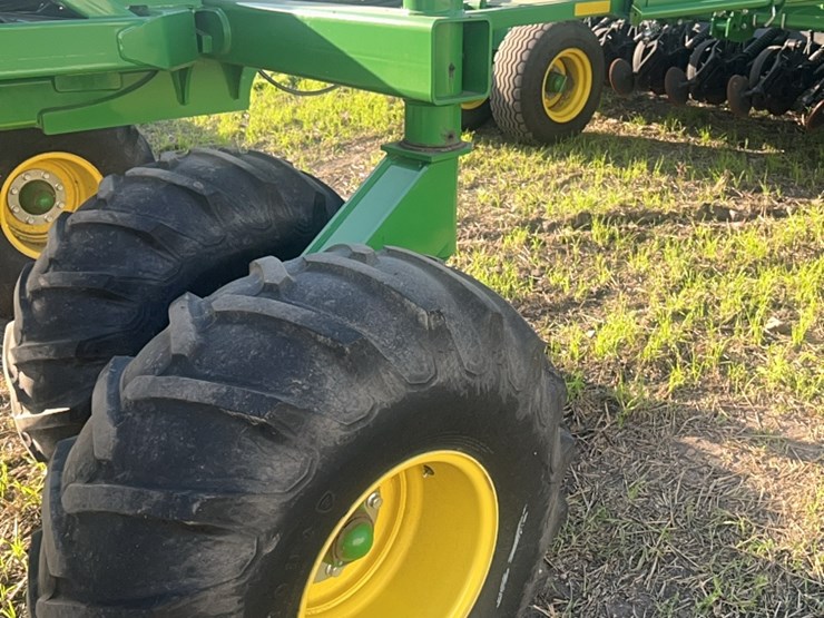2018-john-deere-1910-image-27