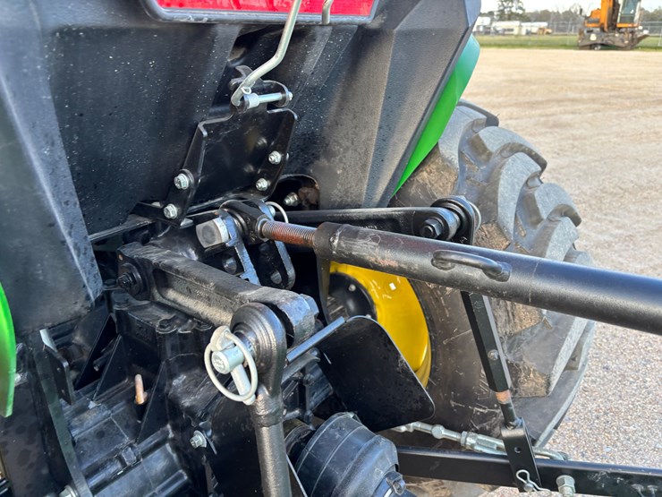 2022-john-deere-3025e-image-7