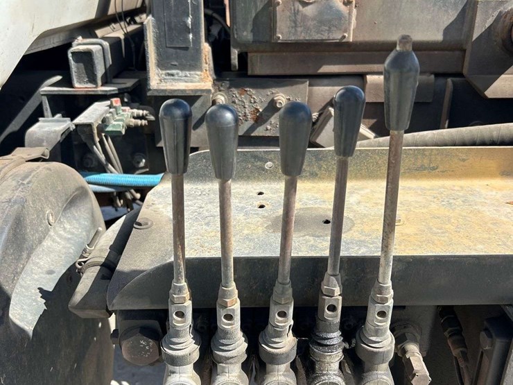 2001-mack-rd688s-image-21