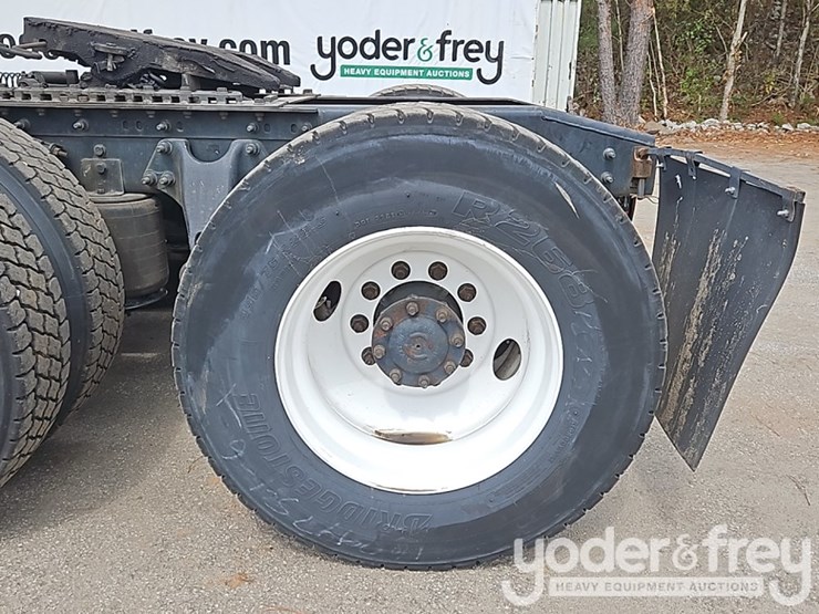 2017-international-8600-image-8