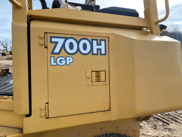 2004-deere-700h-lgp-image-27