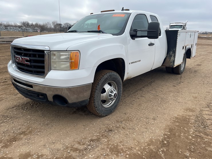 2008-gmc-3500-image-4