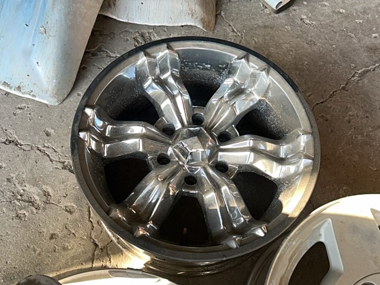 (5)-6-hole-chevy-rims,-complete-set-of-four-with-lug-nuts,-plus-one-extra-image-11