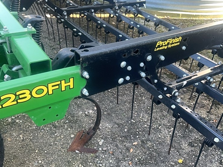 2024-john-deere-52-image-31