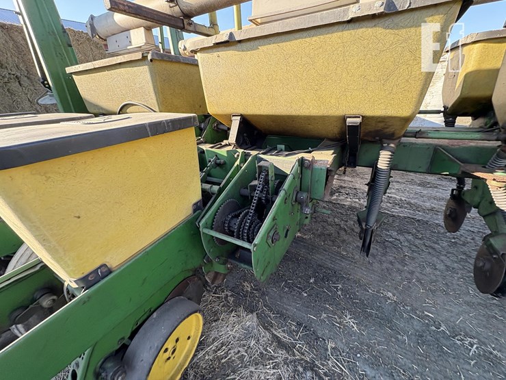 john-deere-7200-image-9