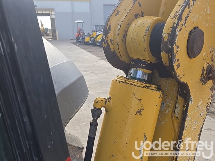 2018-deere-310sl-image-44