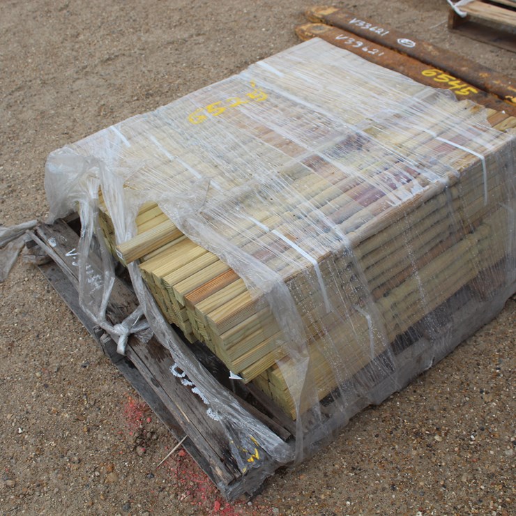 #6525 • 2 X 2 X 36IN WOODEN HAND RAILS