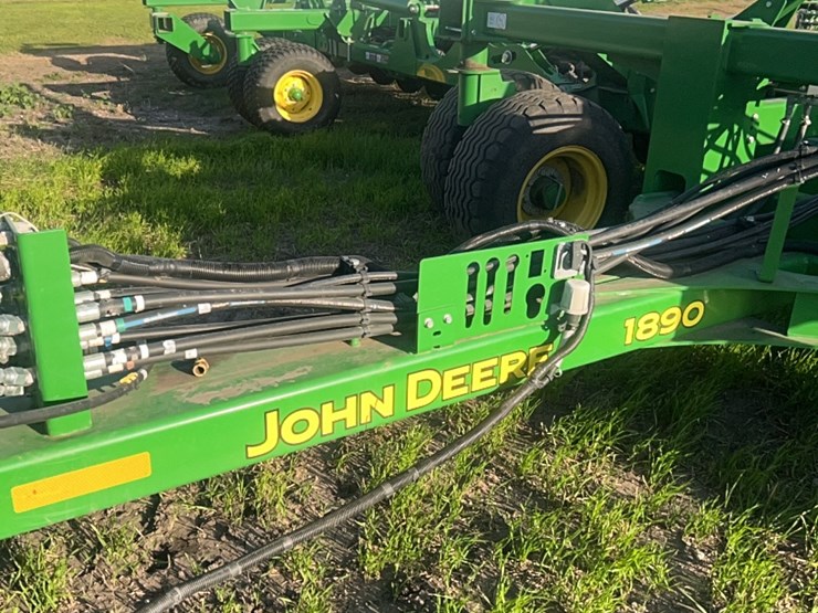 2018-john-deere-1910-image-69