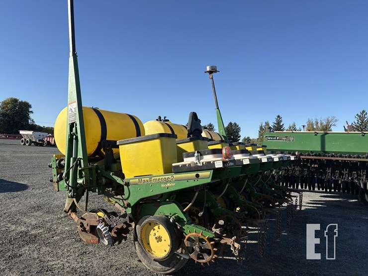 john-deere-7200-image-11
