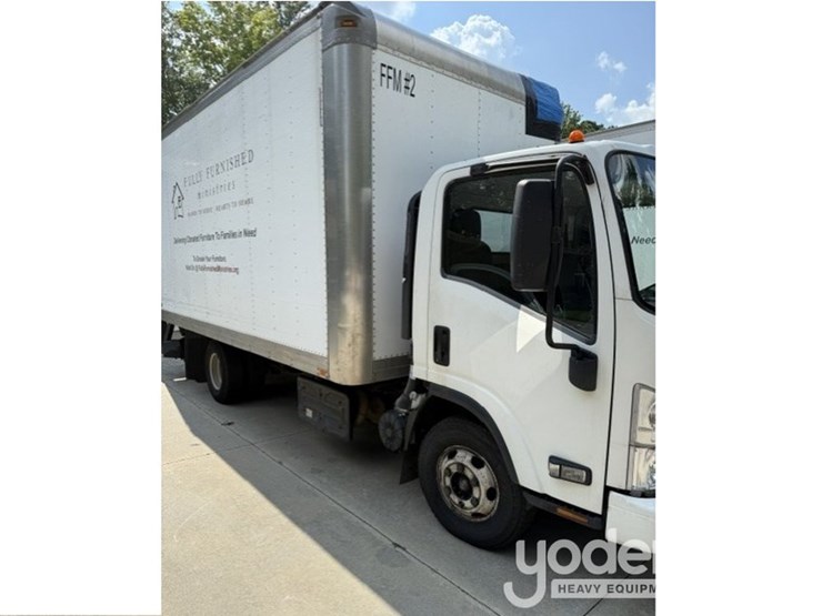 2015-isuzu-npr-image-3