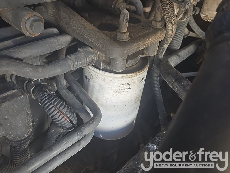 2009-peterbilt-335-image-29