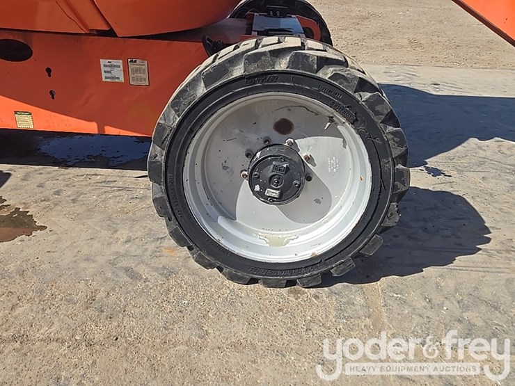 2017-jlg-600aj-image-19